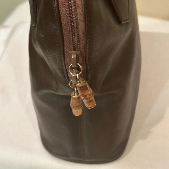 Gucci vintage brown leather bamboo bag with brown leather strap for a crossbody - Picture 4 of 12